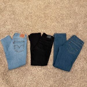 Levi's Women's Jeans Size 28 - Light Blue, Black, and Blue Lot of